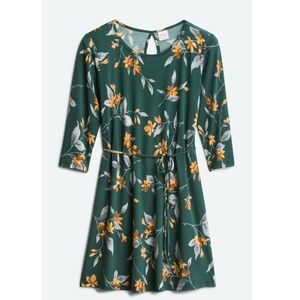 NWT KAILEIGH Tie Waist Floral Knit Dress 3/4‎ Sleeve Dark Green Yellow Medium